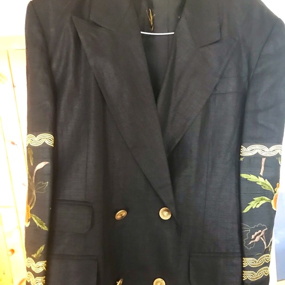 Linen black blazer with gold sleeve details - Picture 6 of 7